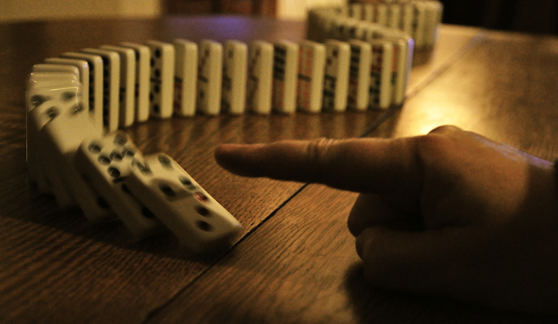 hiệu ứng domino là gì